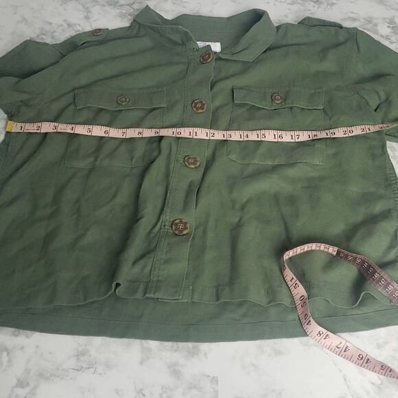 Time and Tru Green Button Down Longsleeve Top - Picture 11 of 12